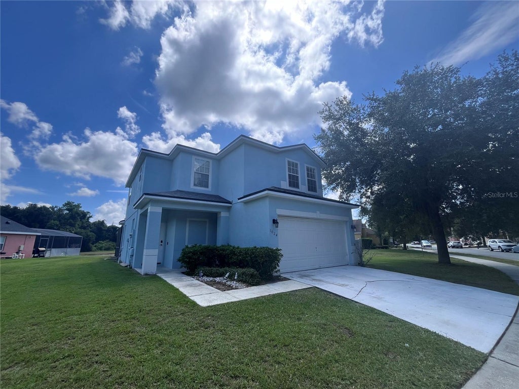 Photo of 1024 Sandy Ridge Drive, Davenport, FL 33896 (MLS # S5154379)
