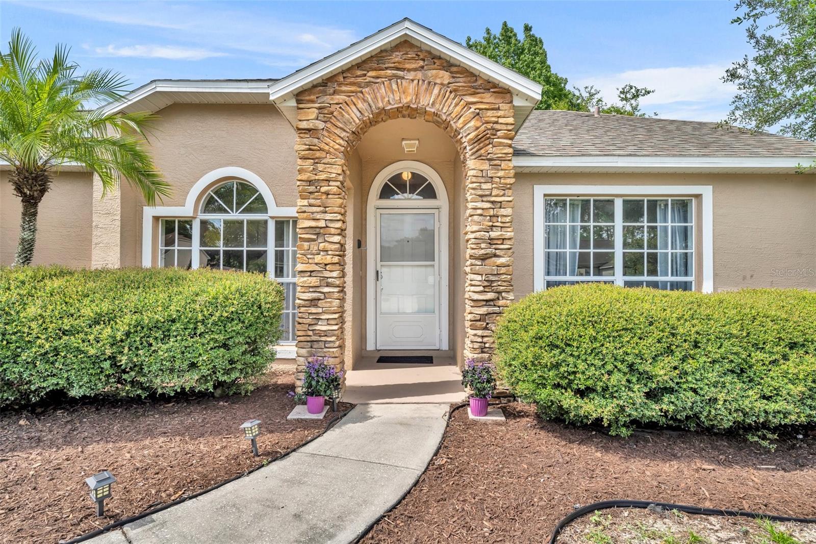335 OAKPARK LOOP
