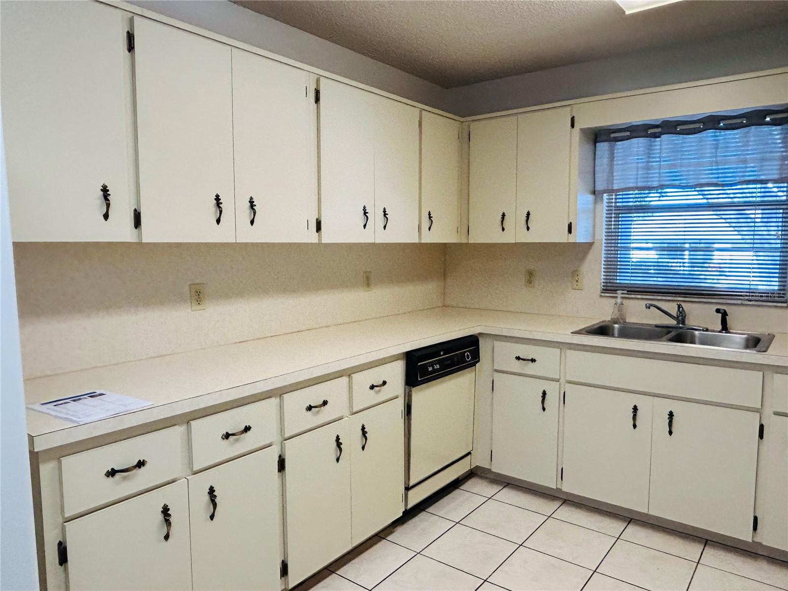 CIRCLE SQUARE WOODS - Residential