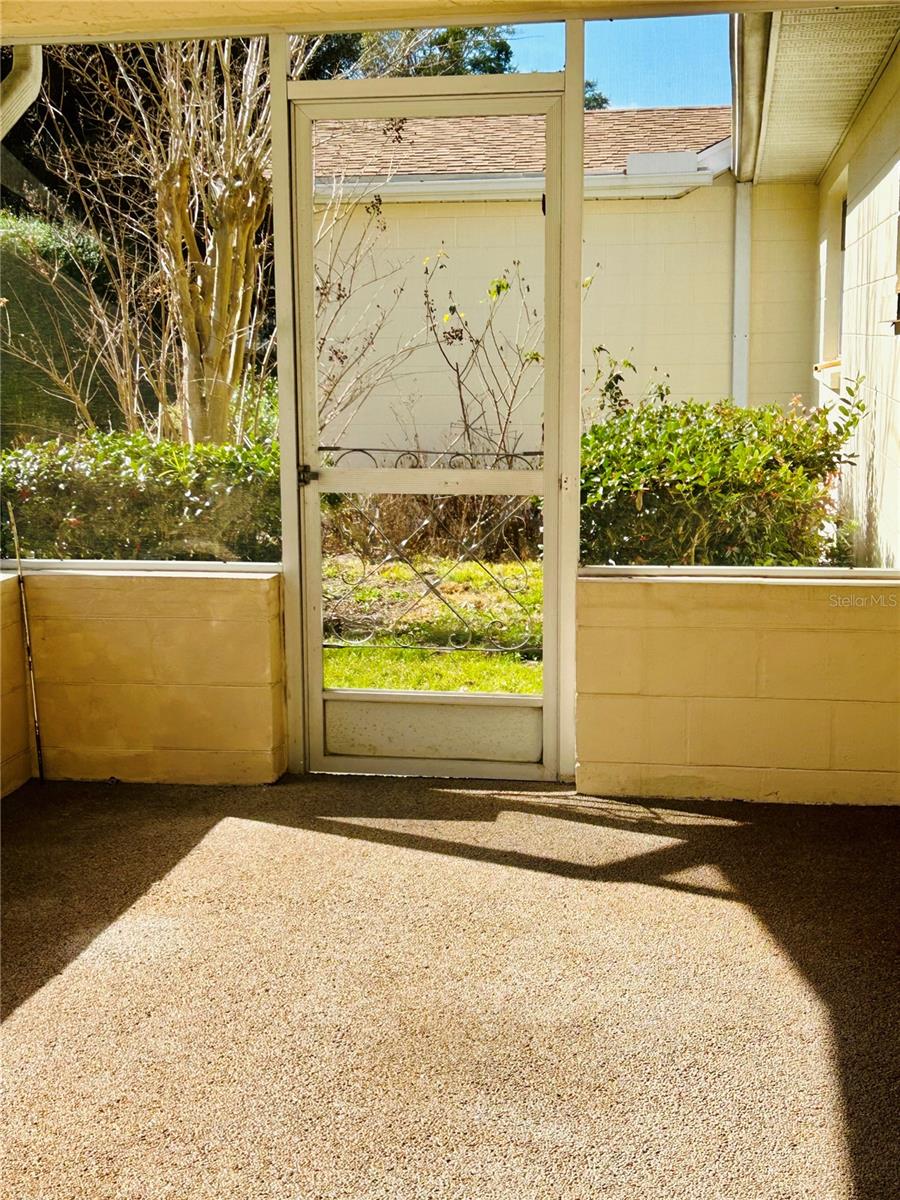 CIRCLE SQUARE WOODS - Residential