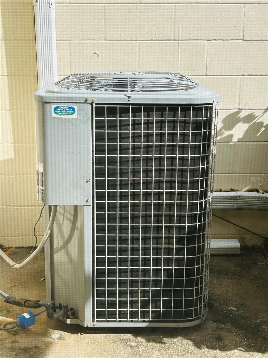 CIRCLE SQUARE WOODS - Residential