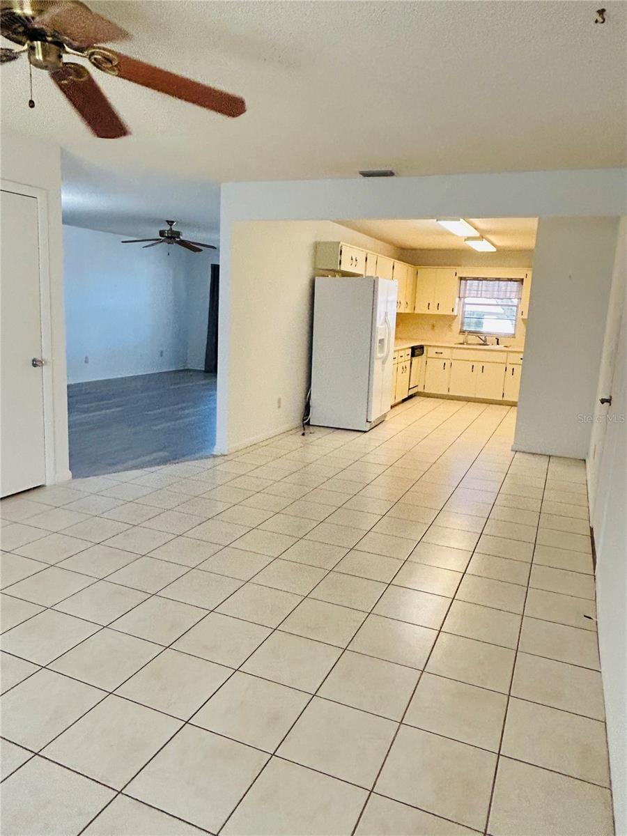 CIRCLE SQUARE WOODS - Residential