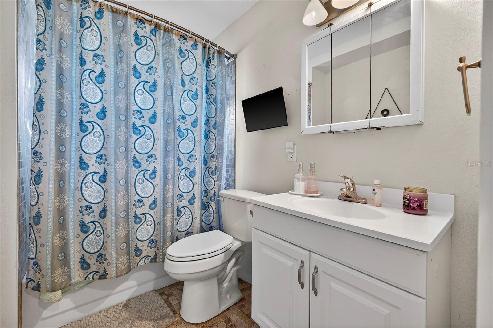 SALINAS EUCLID PARK SUB - Residential Income