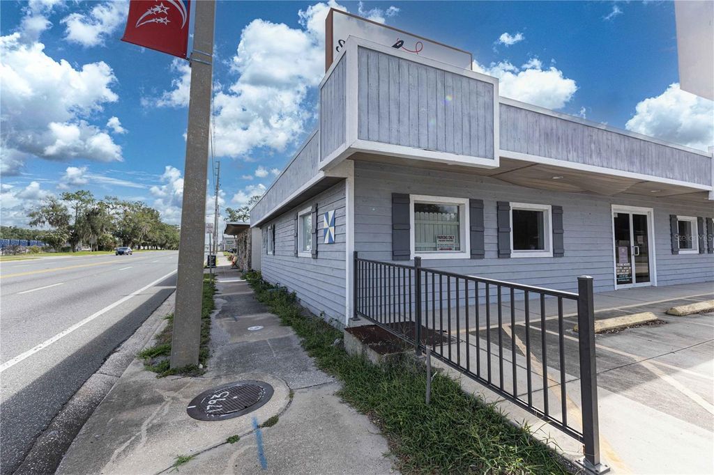 Photo of 700 N Main Street, Wildwood, FL 34785 (MLS # G5114231)