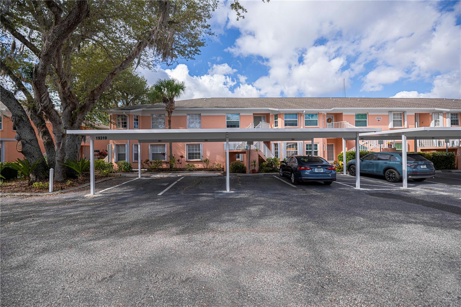 HERITAGE OAK PARK WATERS EDGE - Residential