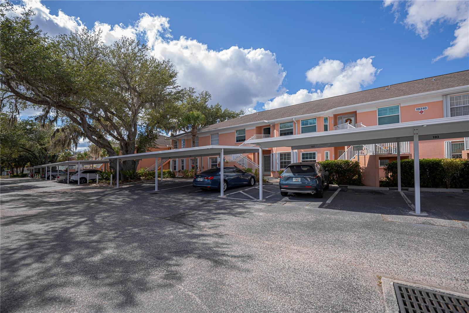 HERITAGE OAK PARK WATERS EDGE - Residential