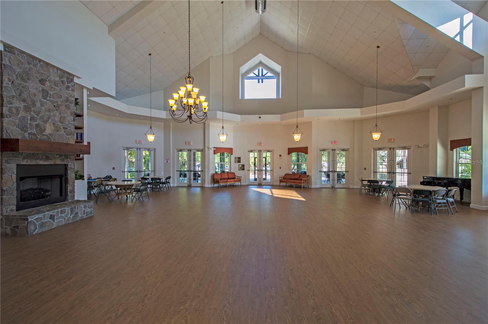 HERITAGE OAK PARK WATERS EDGE - Residential