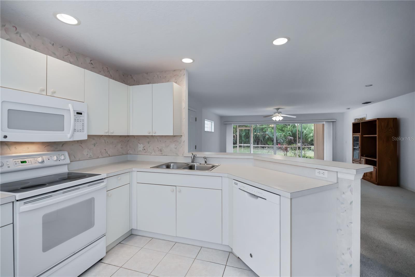 HERITAGE OAK PARK WATERS EDGE - Residential