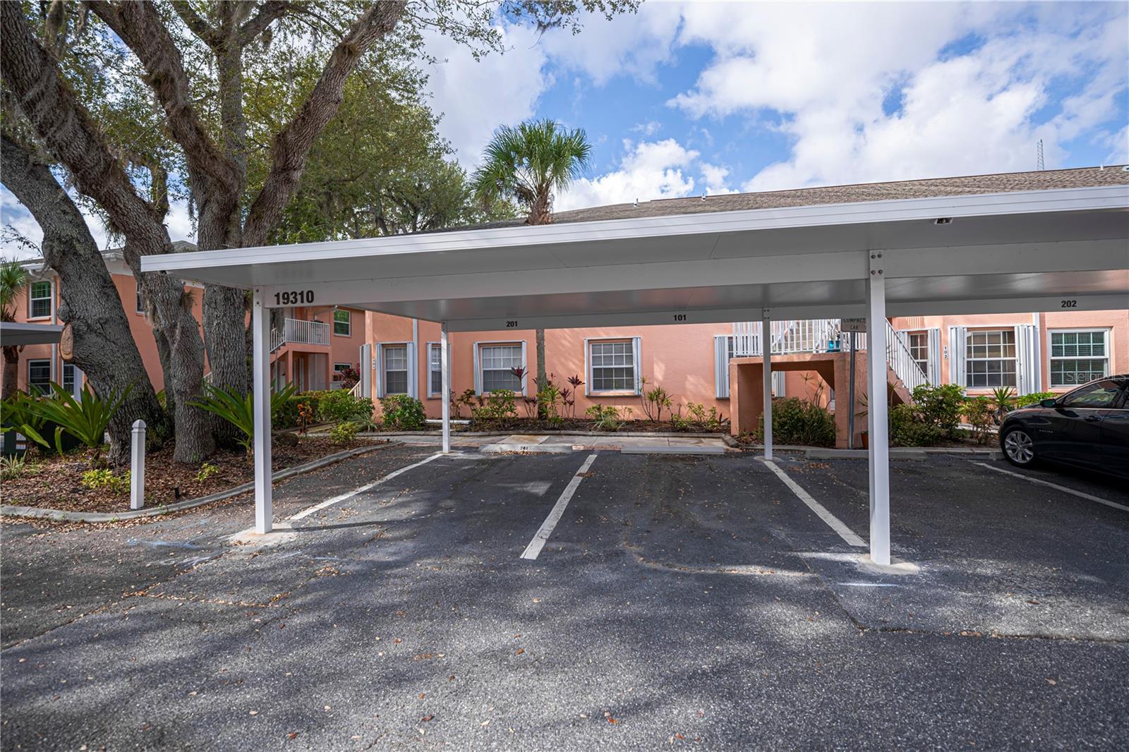 HERITAGE OAK PARK WATERS EDGE - Residential