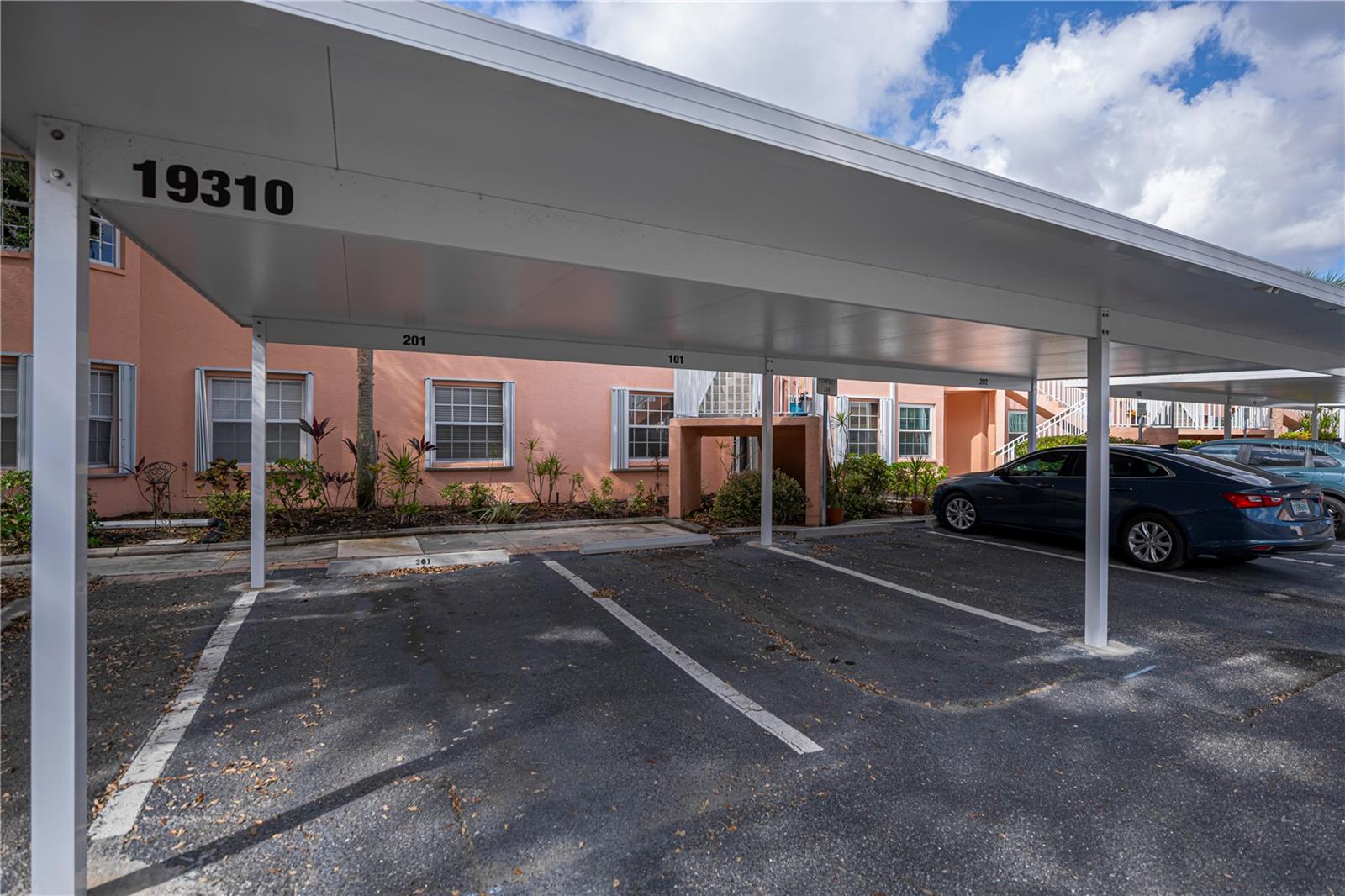 HERITAGE OAK PARK WATERS EDGE - Residential