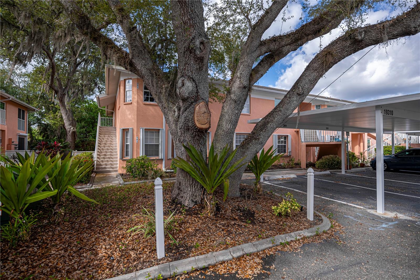 HERITAGE OAK PARK WATERS EDGE - Residential