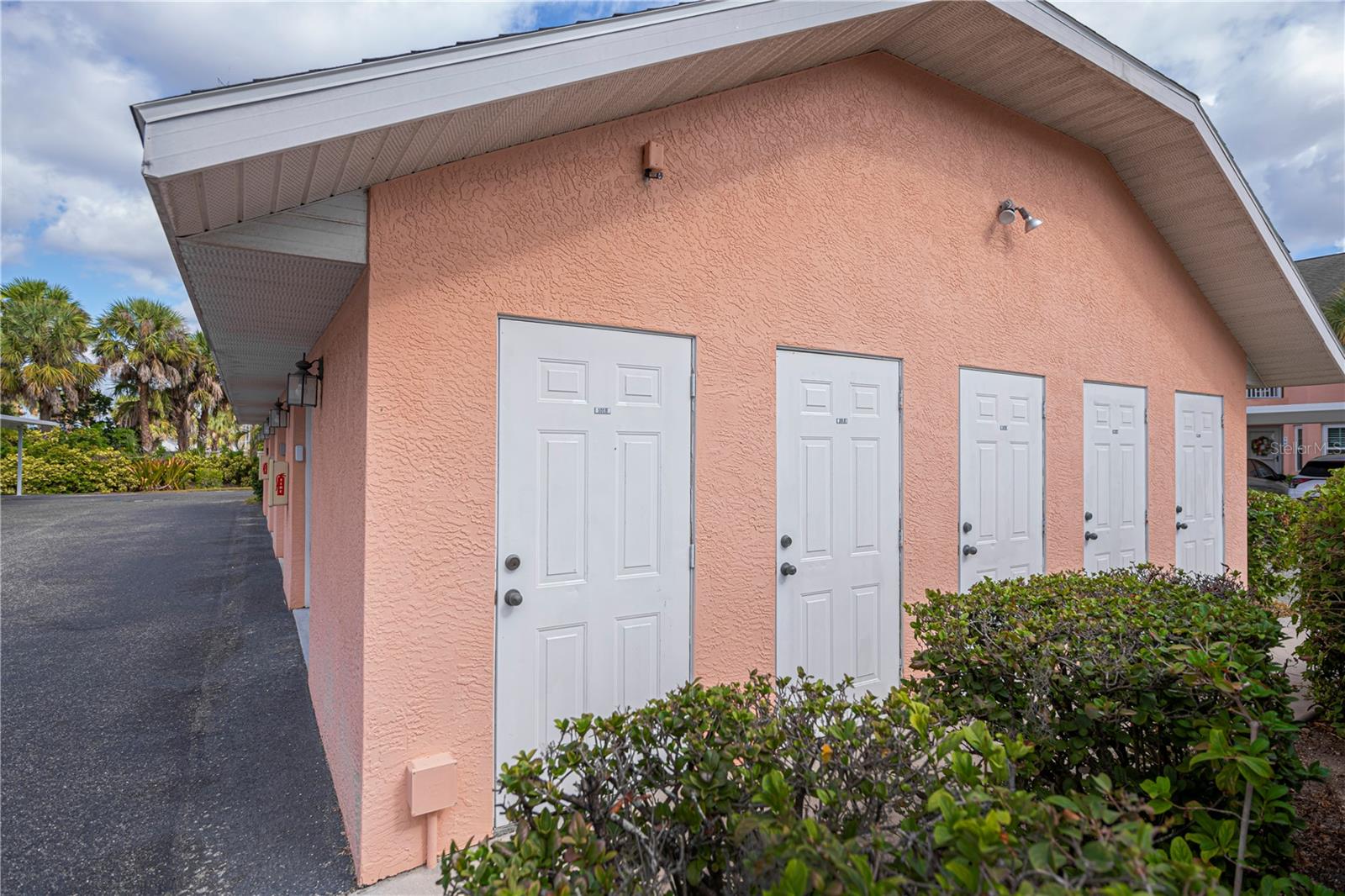 HERITAGE OAK PARK WATERS EDGE - Residential