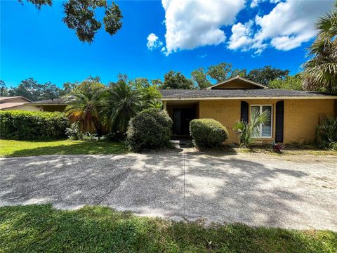 858 ERROL PARKWAY APOPKA FL 32712