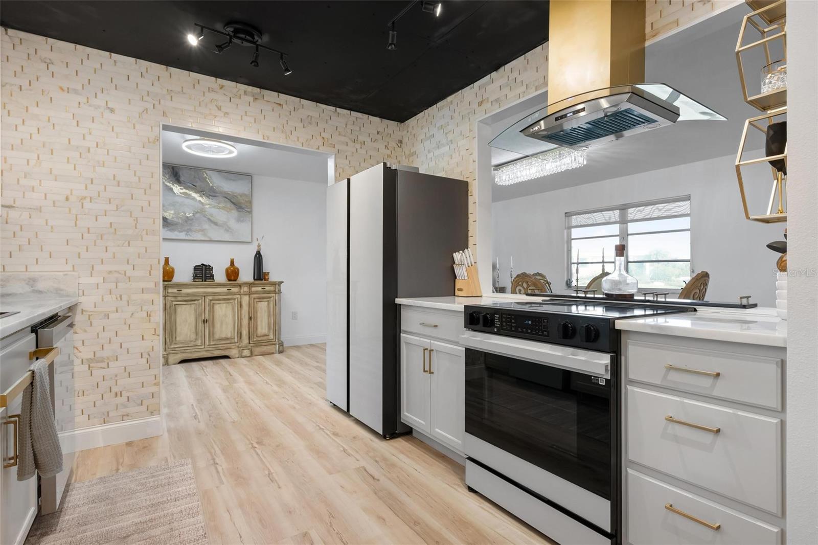 WATERFRONT ESTATES - Residential