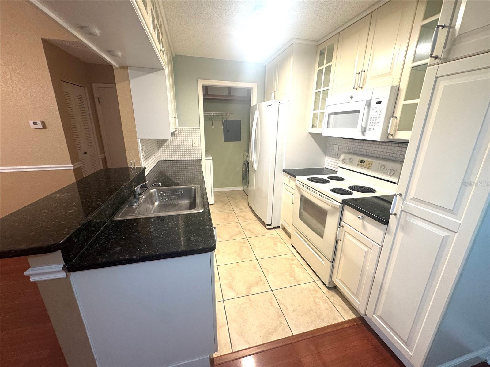 ITOPIA PRIVATE RESIDENCES - Residential Lease