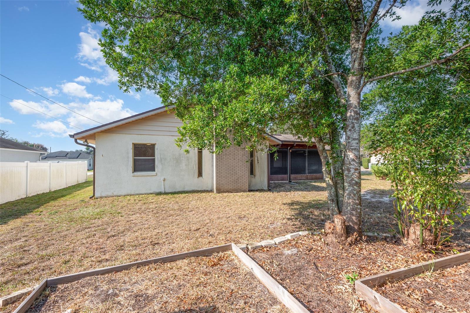 DELTONA LAKES UNIT 27 - Residential