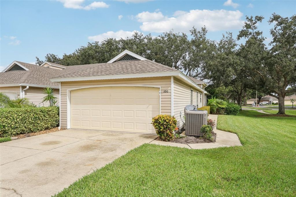 Photo of 100 Juniper Way, Tavares, FL 32778 (MLS # G5102797)