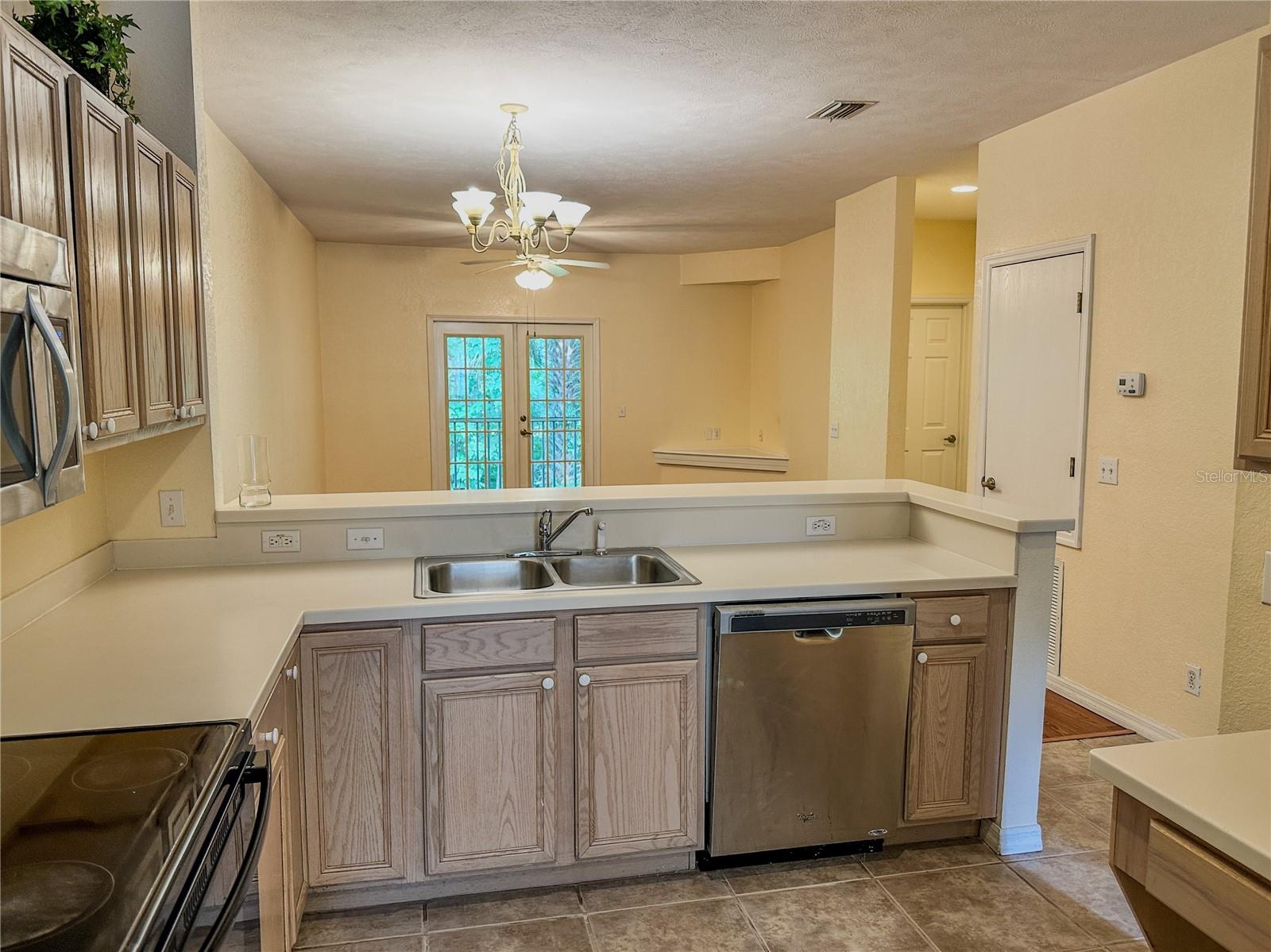 GOLFVIEW ESTATES CONDOMINIUM - Residential