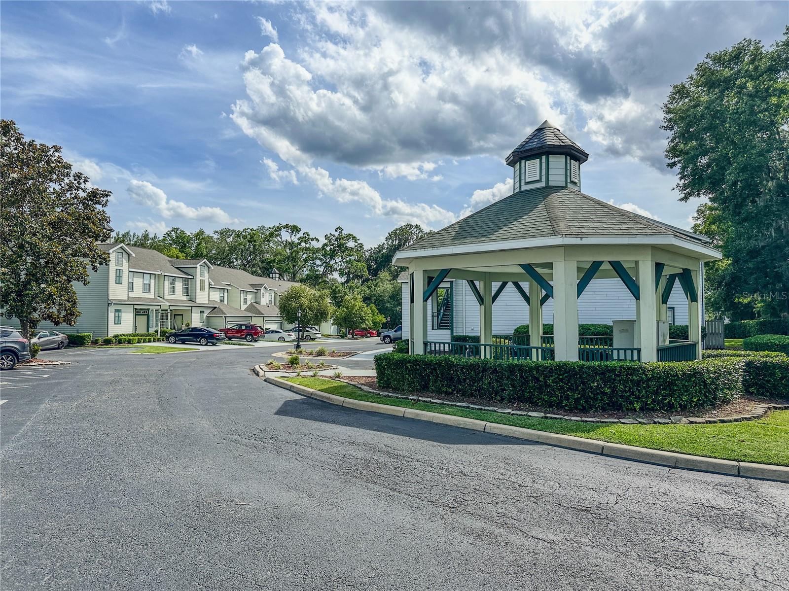 GOLFVIEW ESTATES CONDOMINIUM - Residential