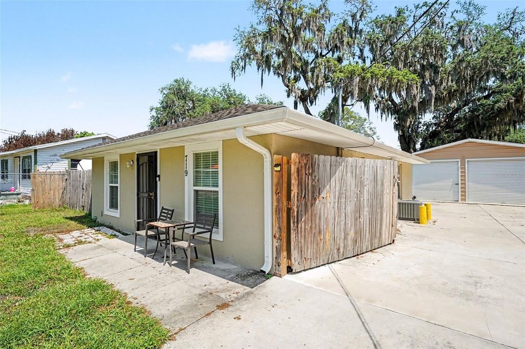 Photo of 719 S Walnut Avenue, Fort Meade, FL 33841 (MLS # TB8498414)