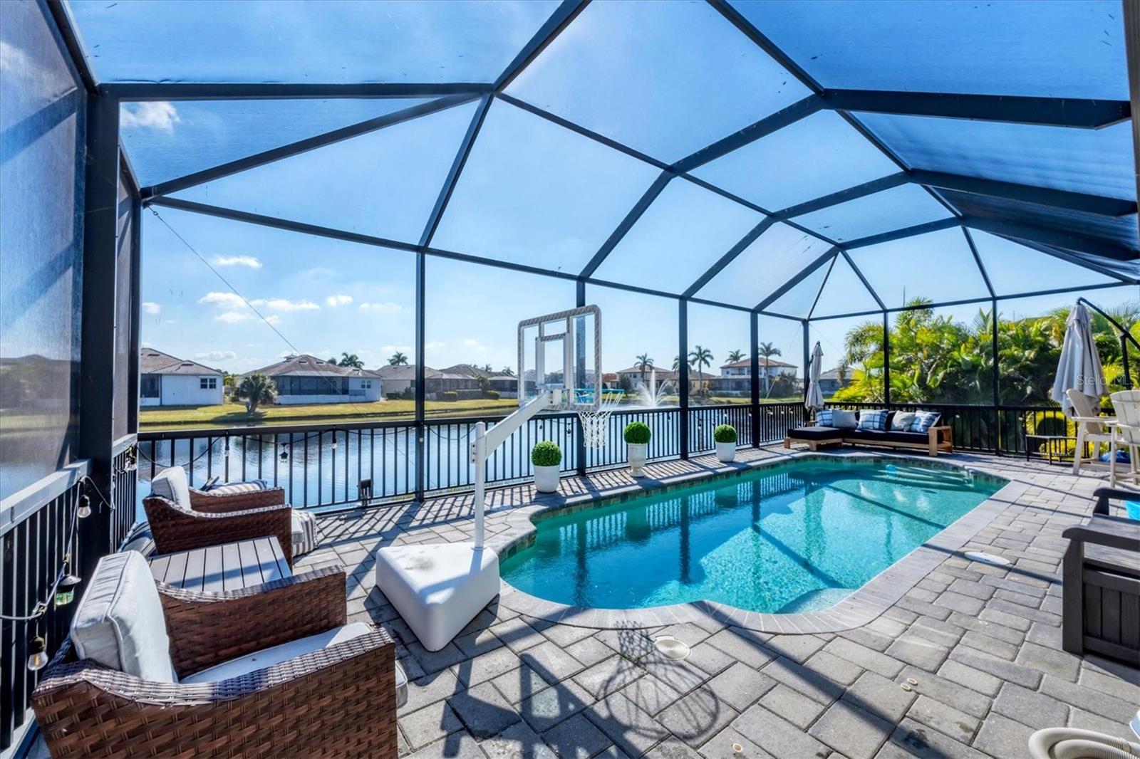 LEGENDS BAY - Residential