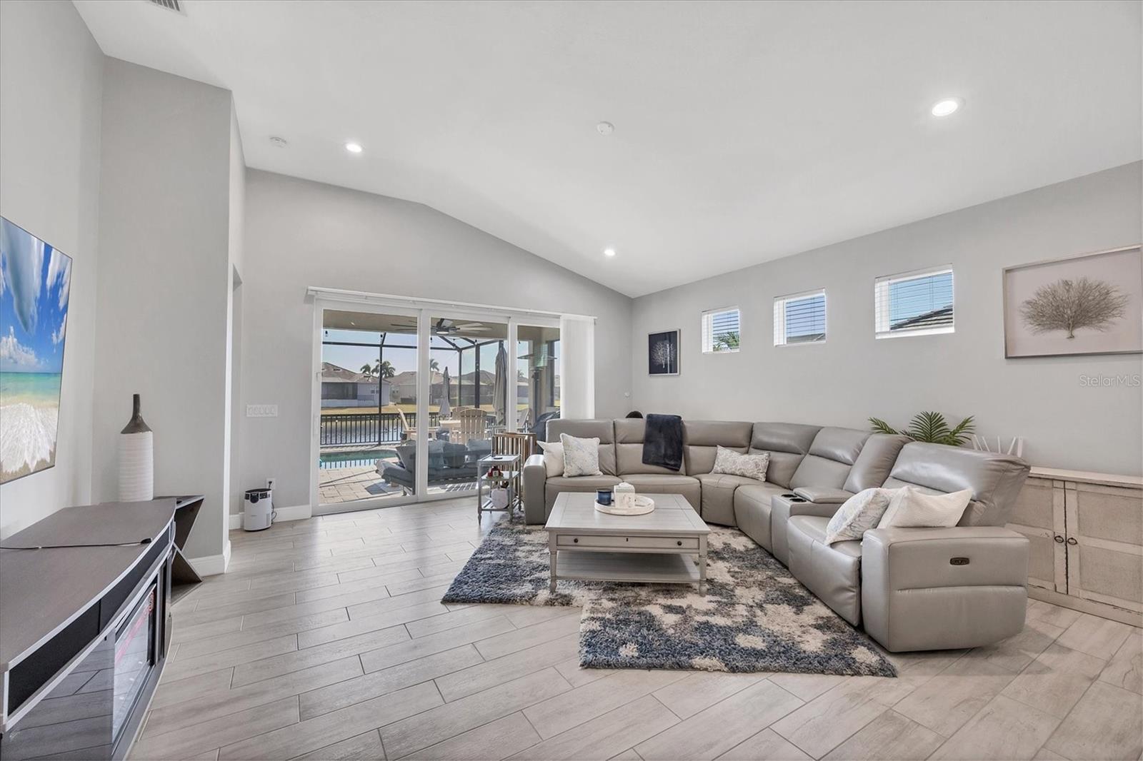 LEGENDS BAY - Residential