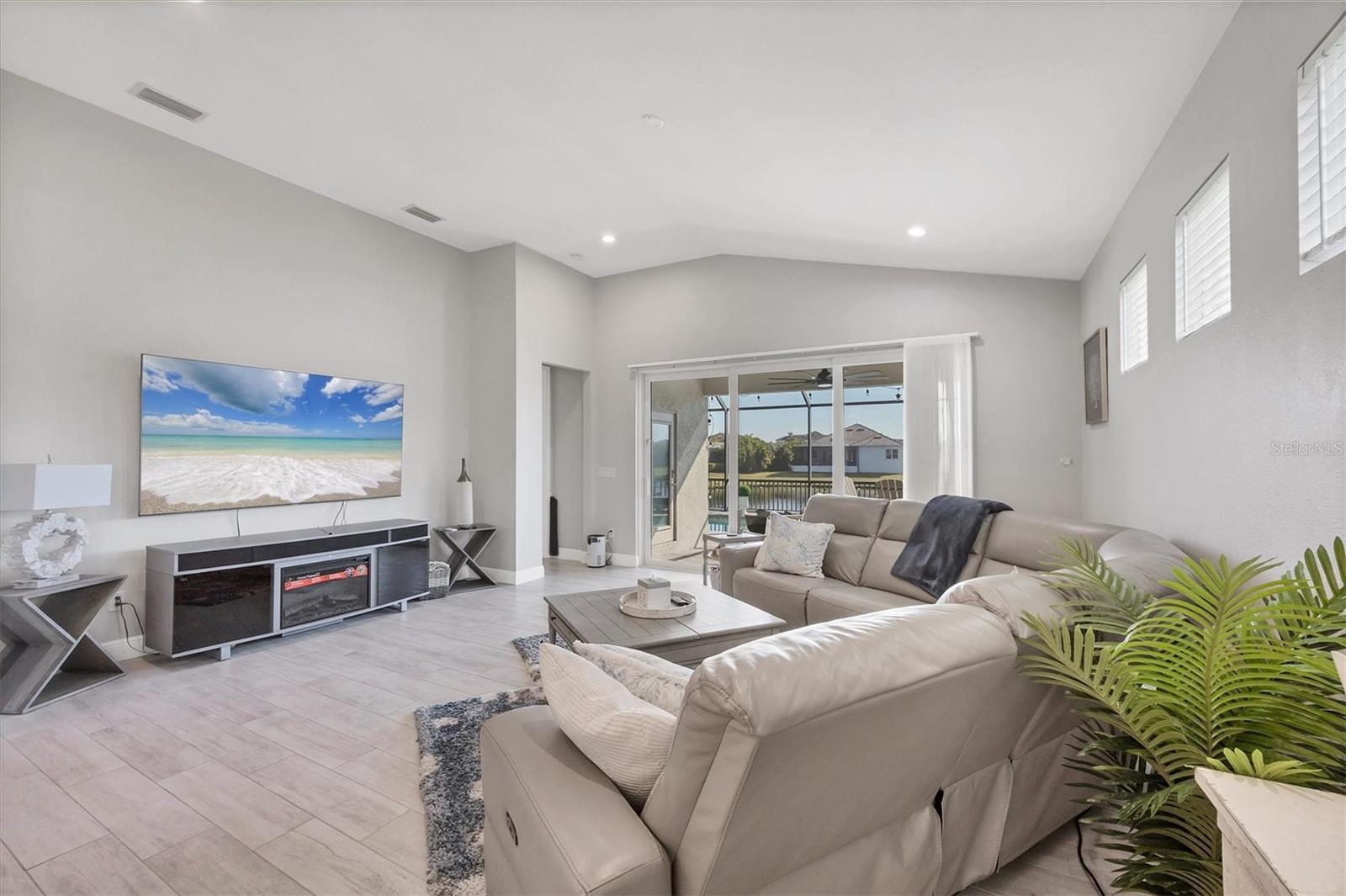 LEGENDS BAY - Residential