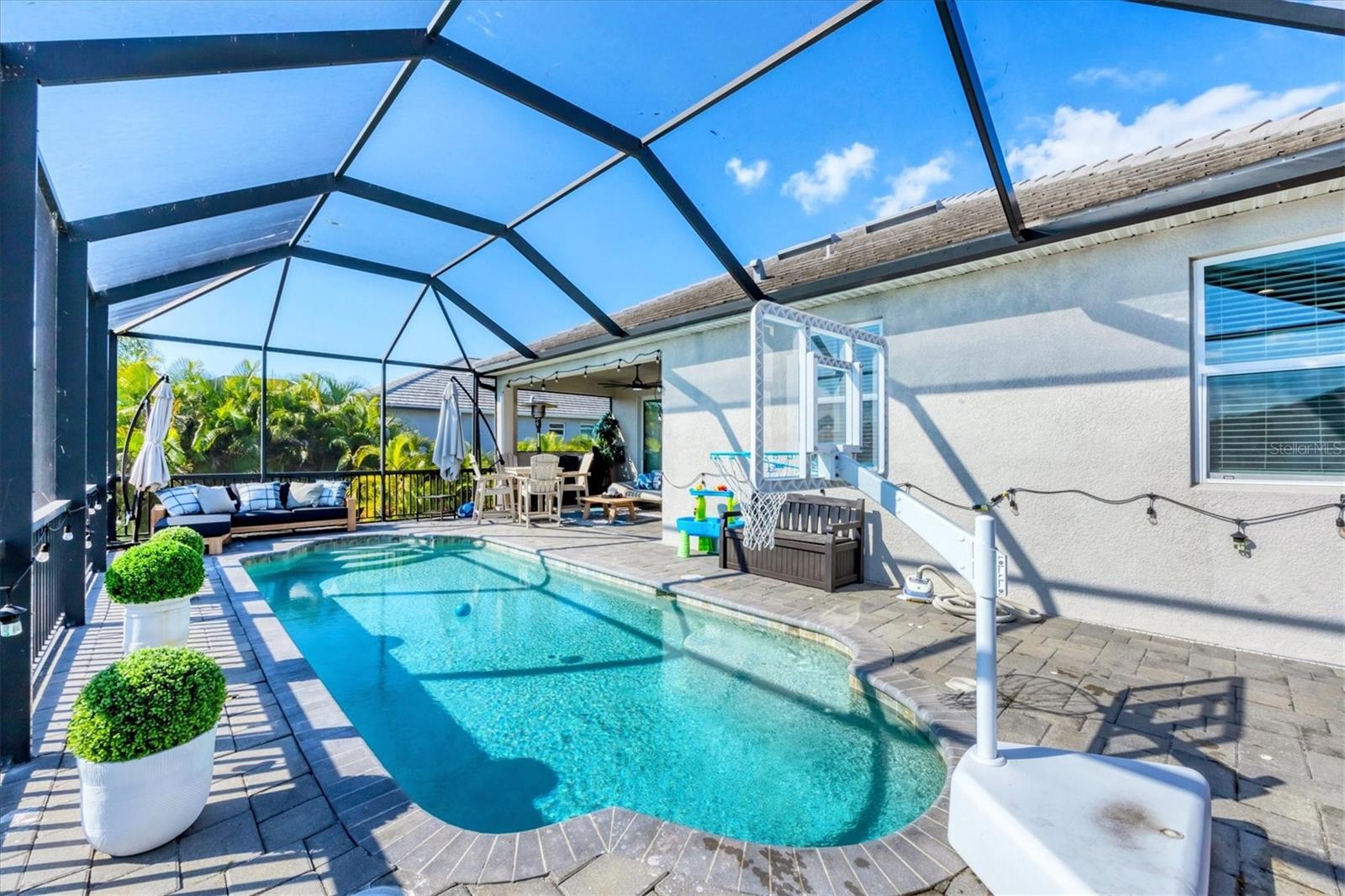 LEGENDS BAY - Residential