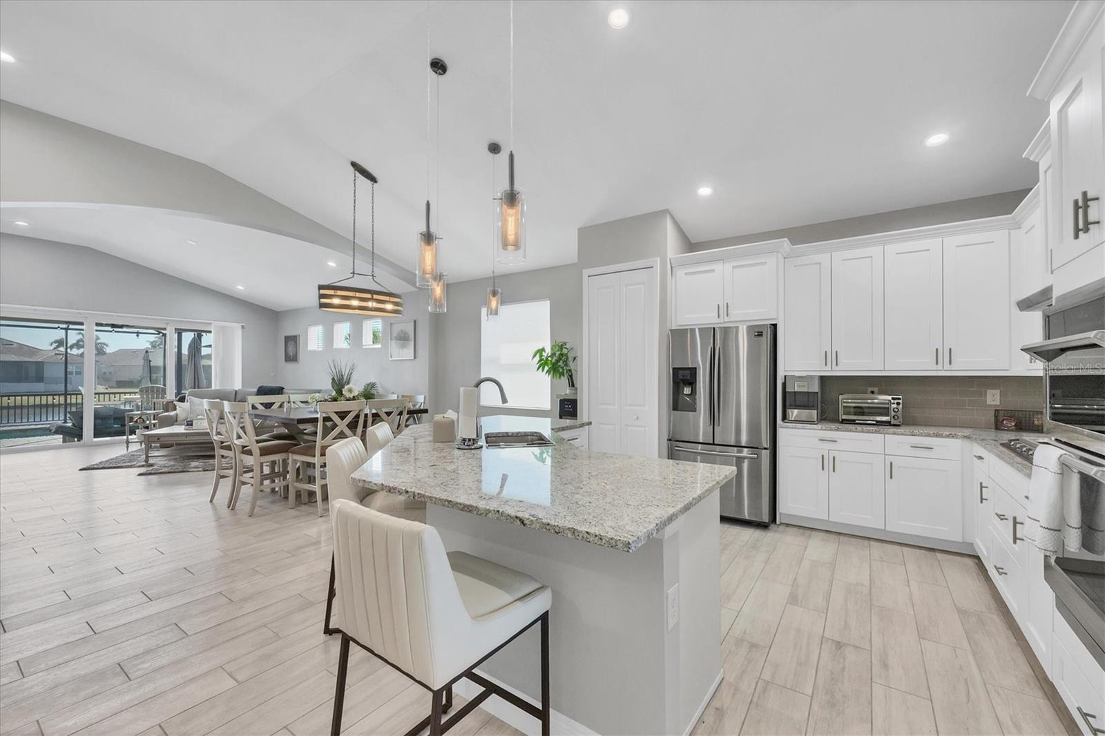 LEGENDS BAY - Residential