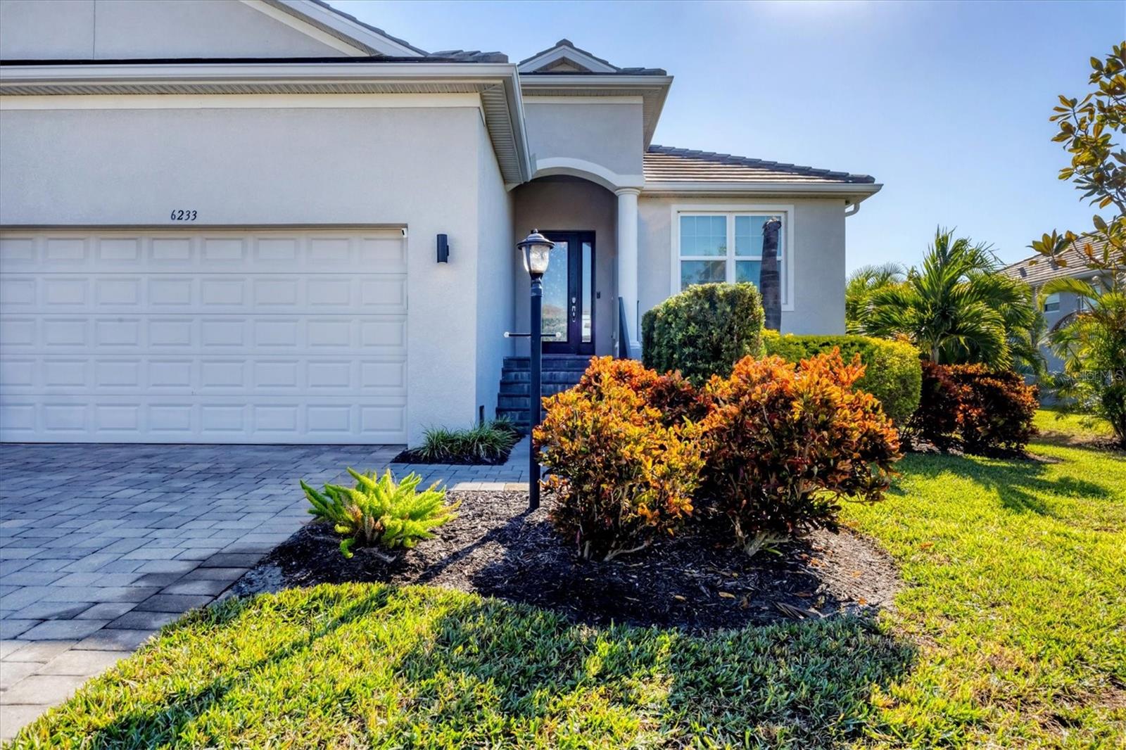 LEGENDS BAY - Residential