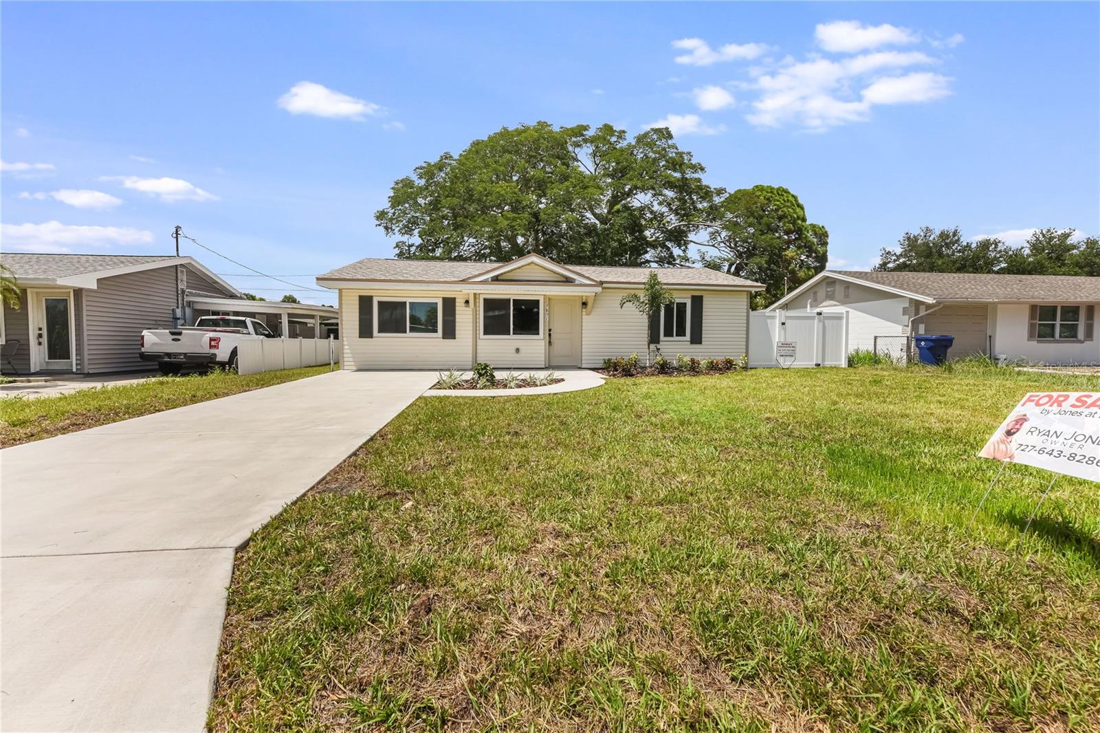 7851 40 AVE N