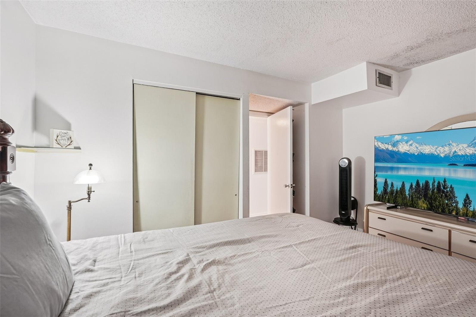 BAYSHORE ON THE LAKE - Residential