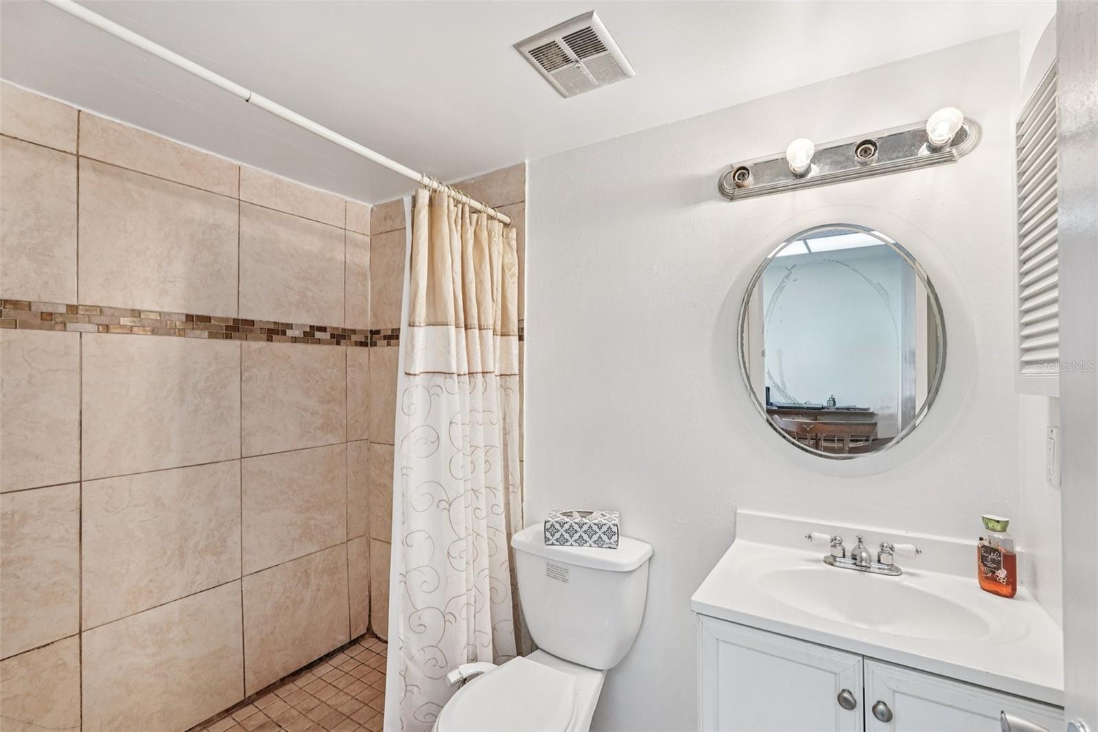 BAYSHORE ON THE LAKE - Residential