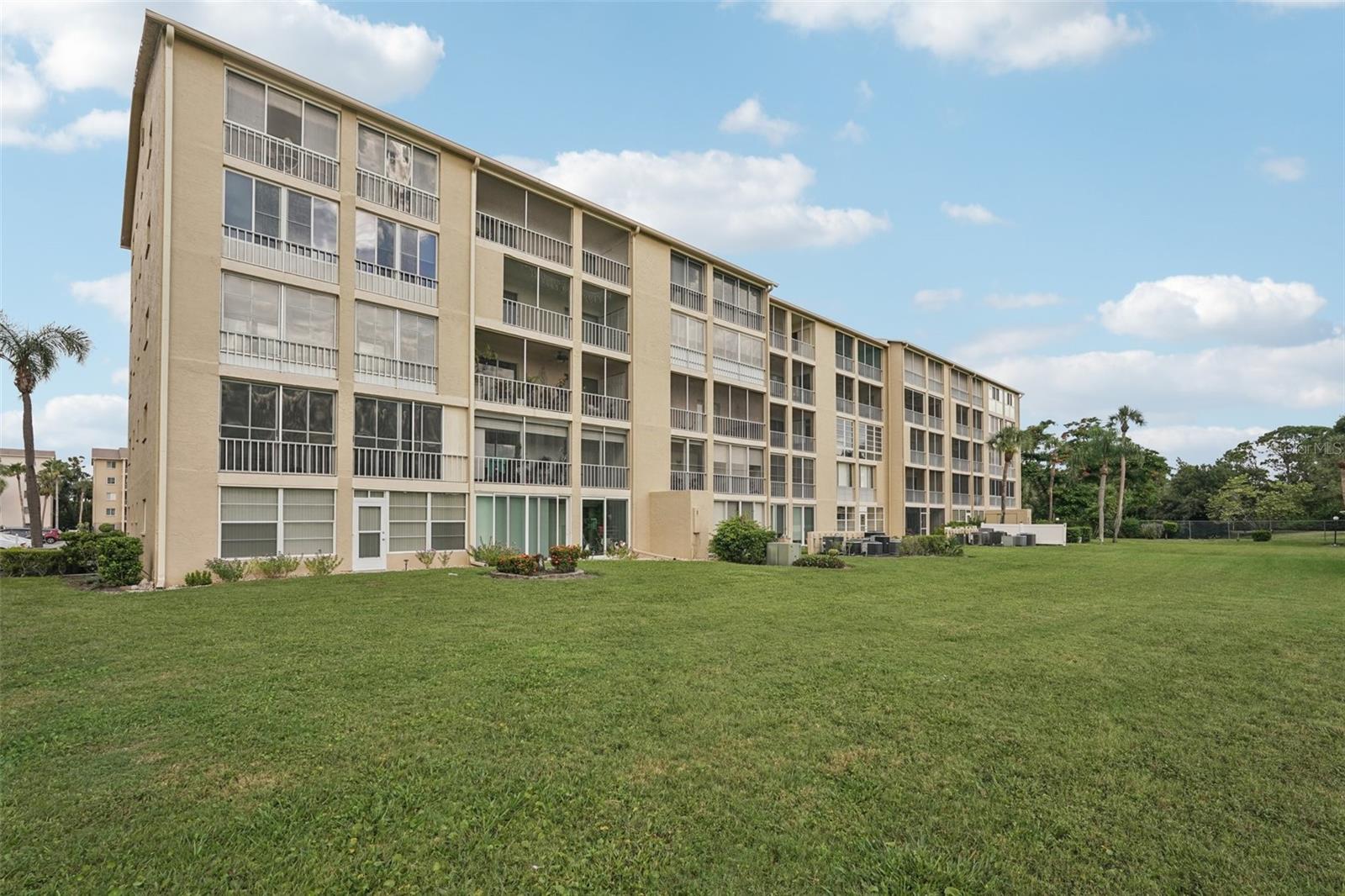 BAYSHORE ON THE LAKE - Residential