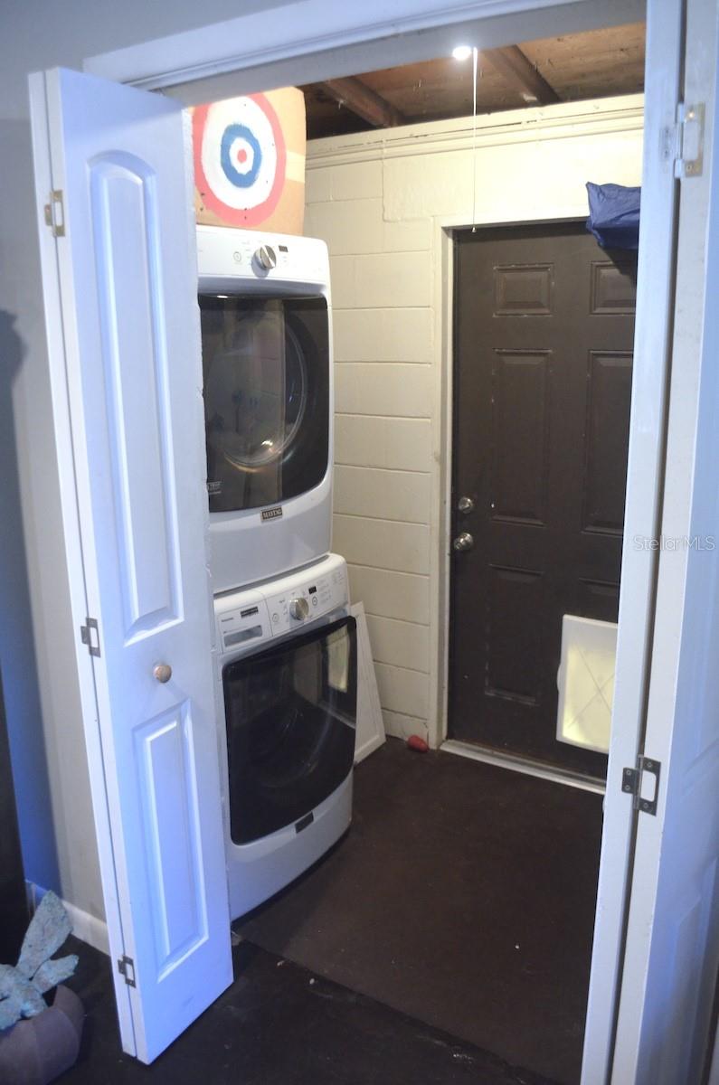 HIGHLAND COURT MANOR - Residential