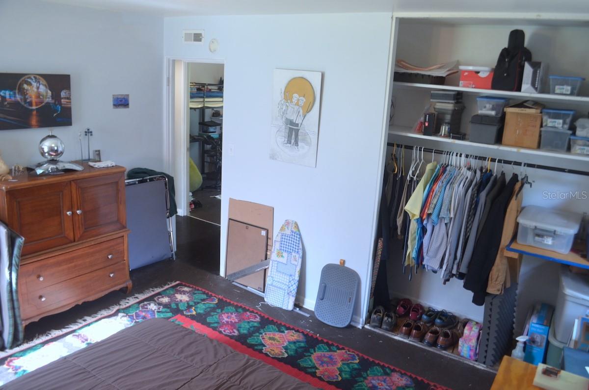 HIGHLAND COURT MANOR - Residential