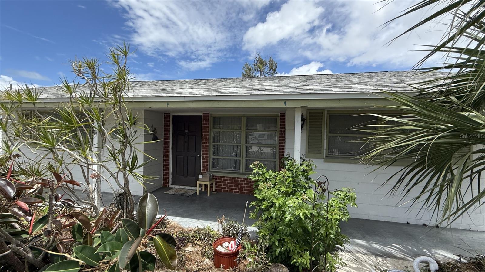 BEACH MANOR - Residential