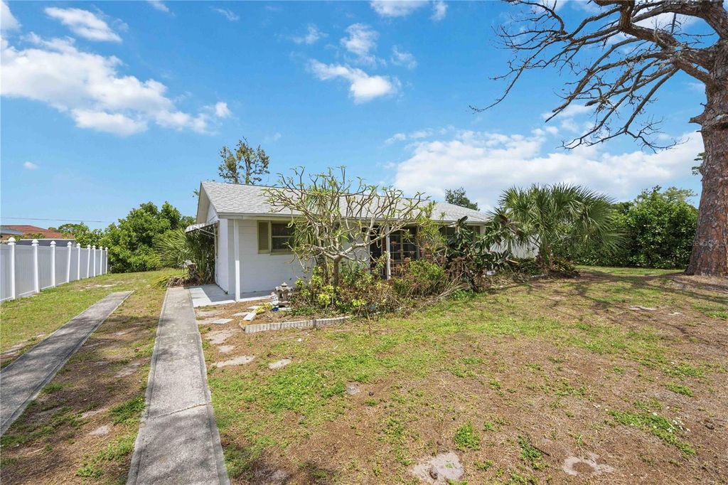 Photo of 309 Base Avenue E, Venice, FL 34285 (MLS # N6143825)