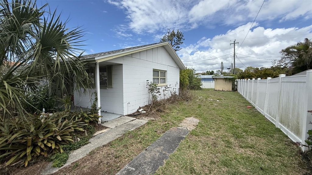 Photo of 309 Base Avenue E, Venice, FL 34285 (MLS # N6143825)