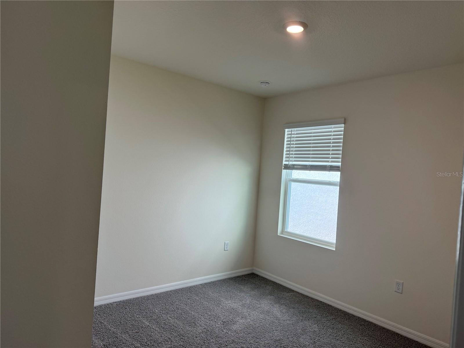 GRANDE CHAMPION/PCL SW-28 PH 1 - Residential Lease