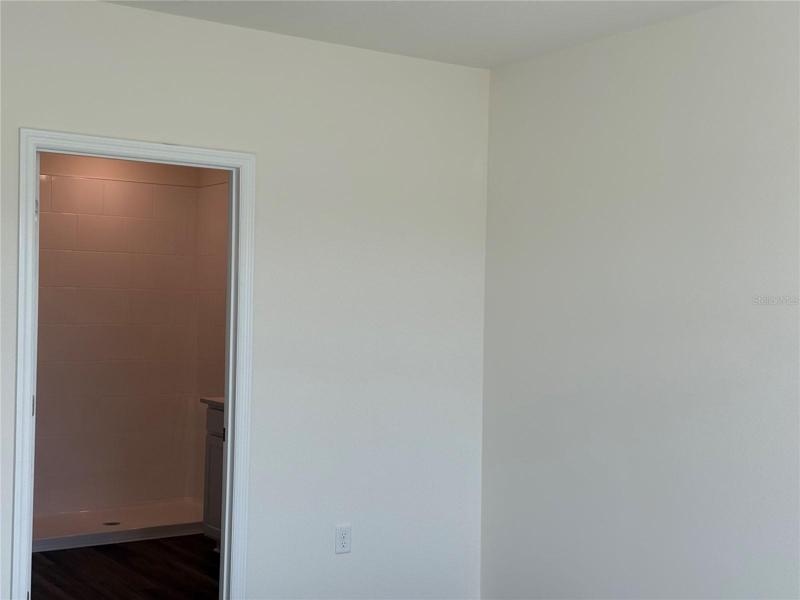 GRANDE CHAMPION/PCL SW-28 PH 1 - Residential Lease