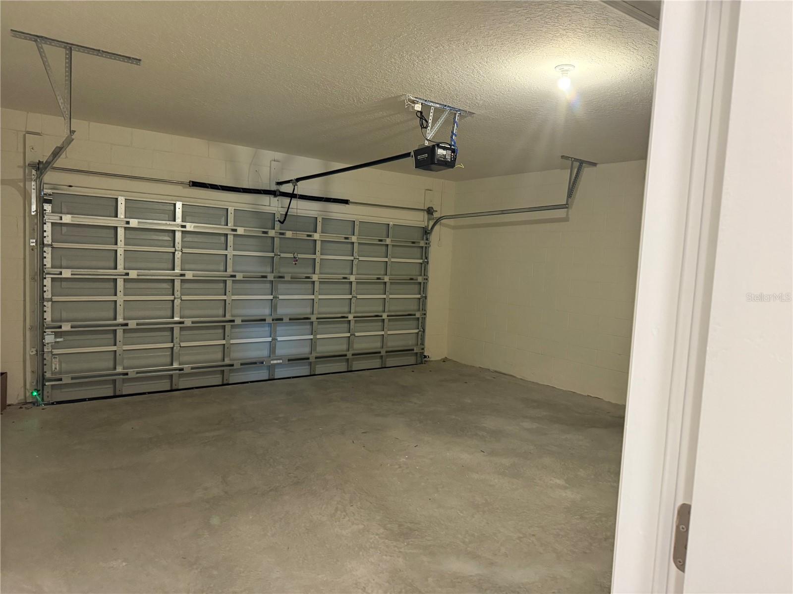 GRANDE CHAMPION/PCL SW-28 PH 1 - Residential Lease