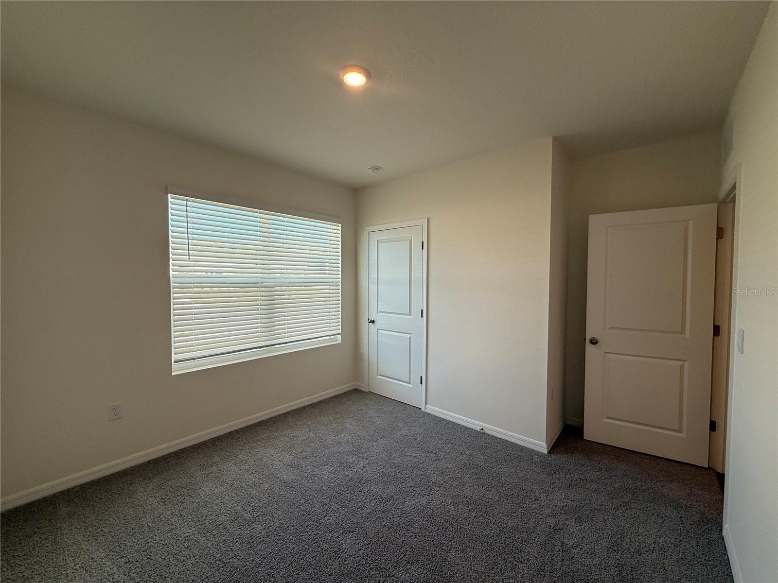 GRANDE CHAMPION/PCL SW-28 PH 1 - Residential Lease