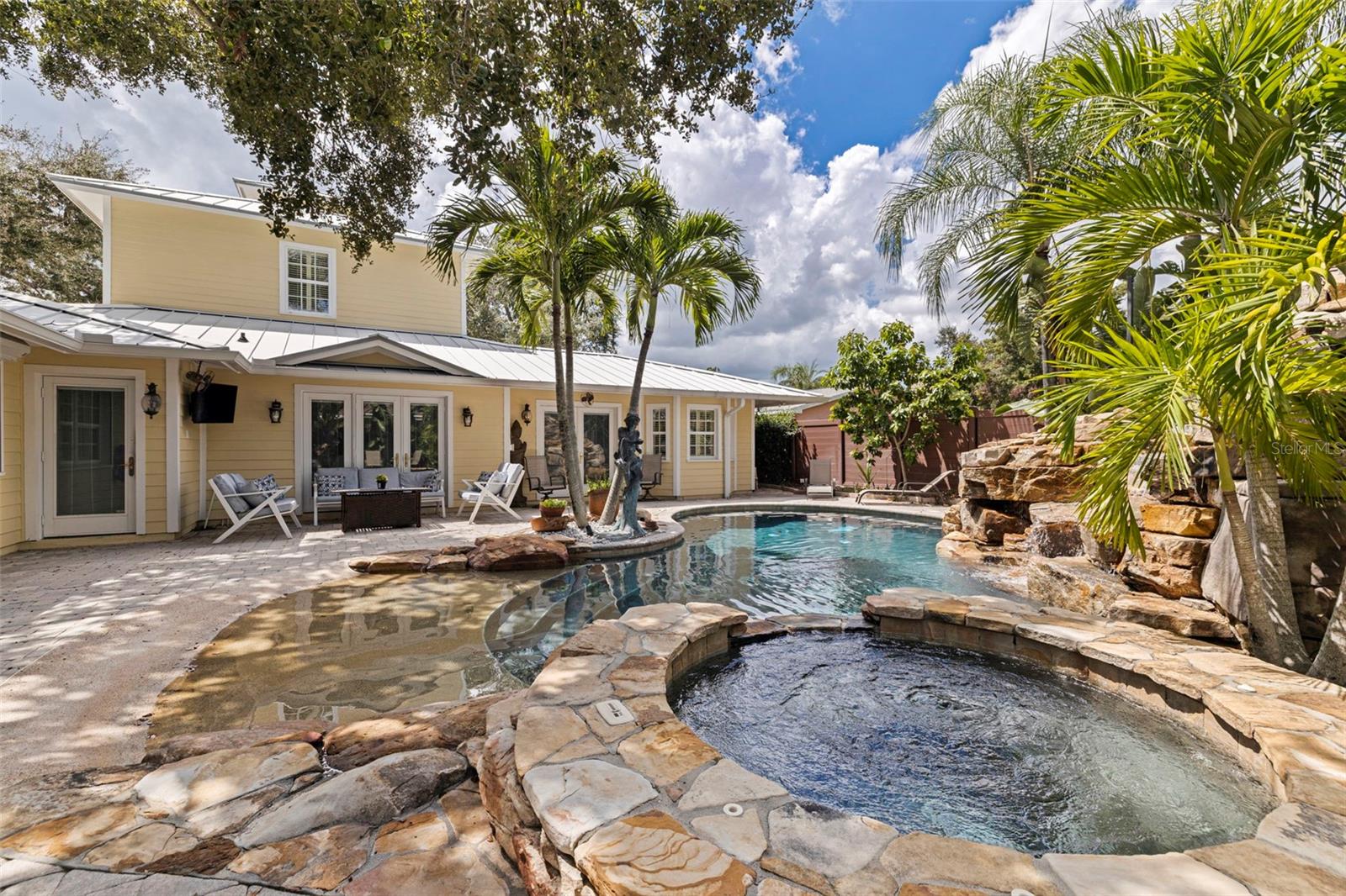 BARDMOOR GOLF VIEW ESTATE 2ND ADD - Residential