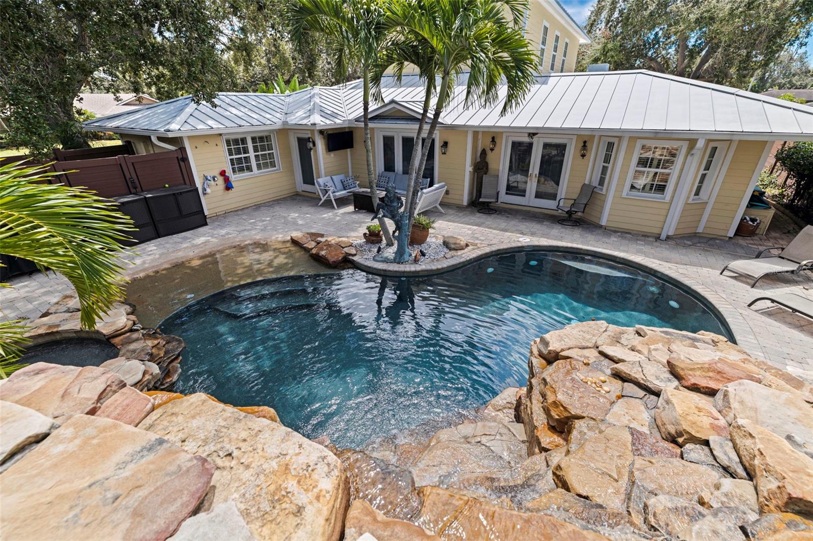 BARDMOOR GOLF VIEW ESTATE 2ND ADD - Residential