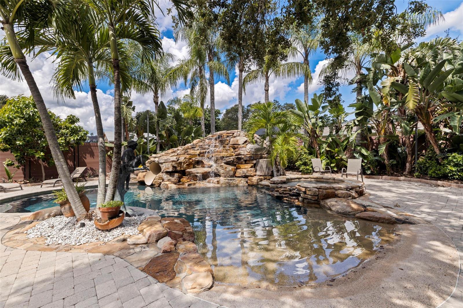 BARDMOOR GOLF VIEW ESTATE 2ND ADD - Residential
