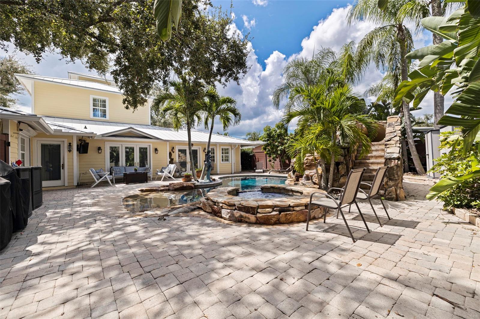 BARDMOOR GOLF VIEW ESTATE 2ND ADD - Residential