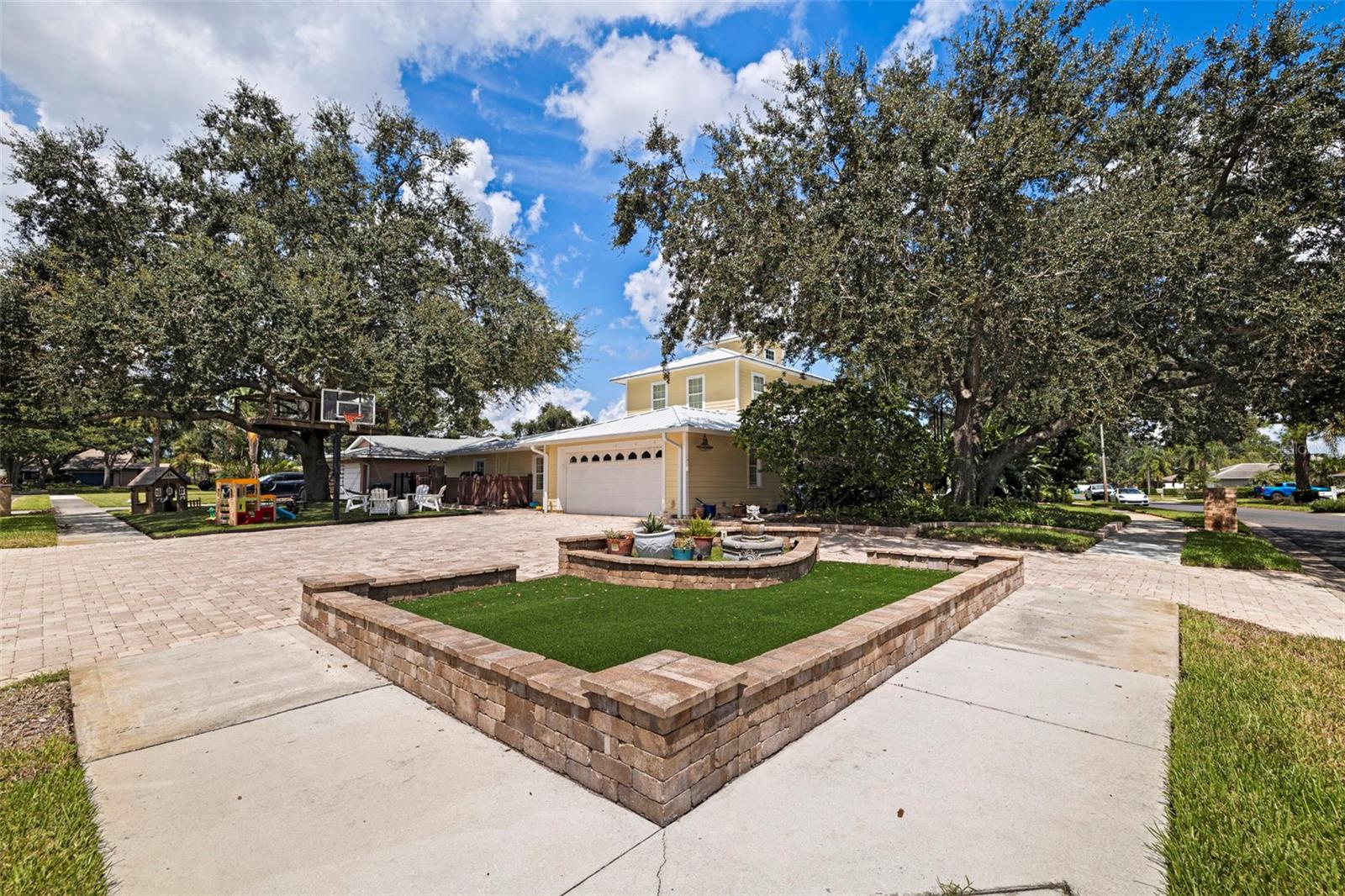 BARDMOOR GOLF VIEW ESTATE 2ND ADD - Residential