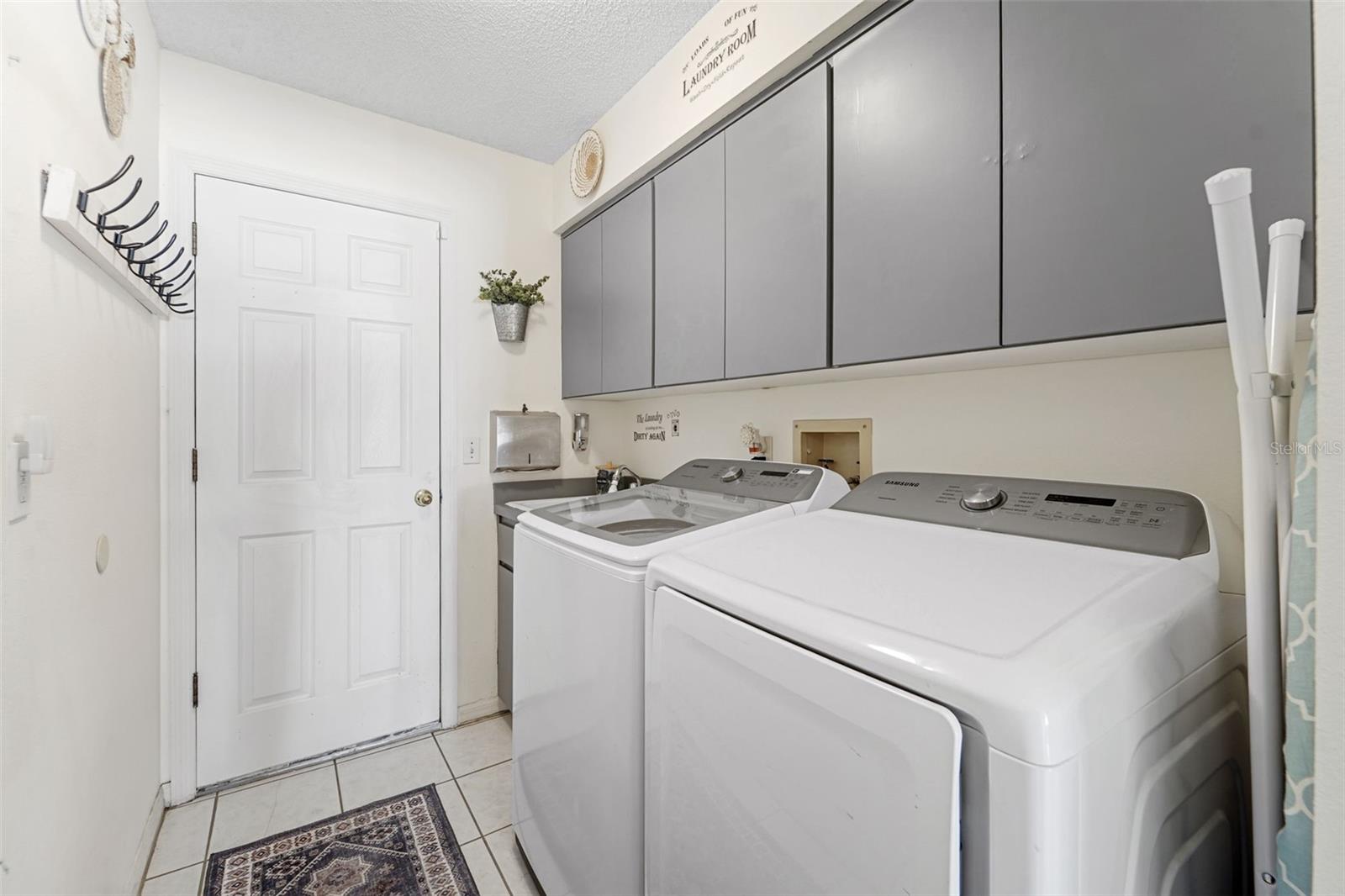 FAIRWAY OAKS - Residential