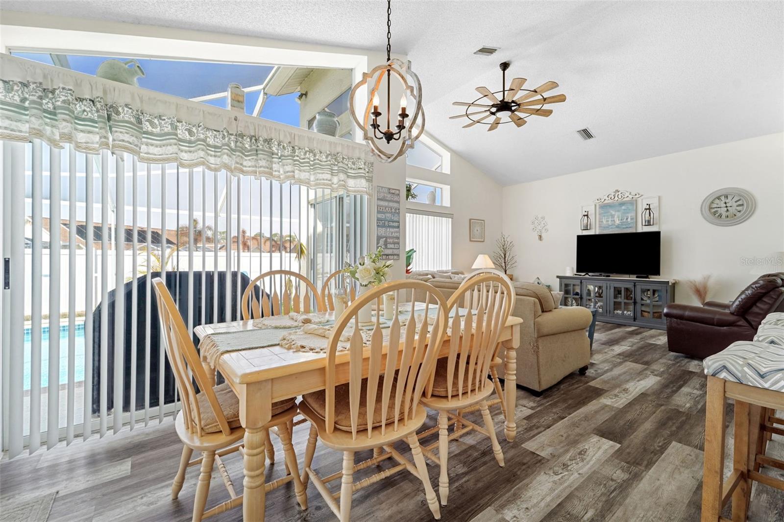 FAIRWAY OAKS - Residential